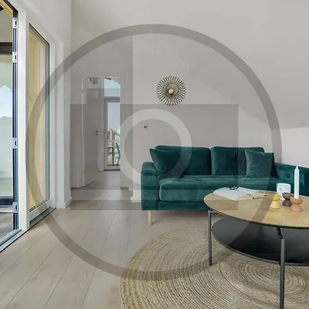 Kysthusene, Lejl 8 *