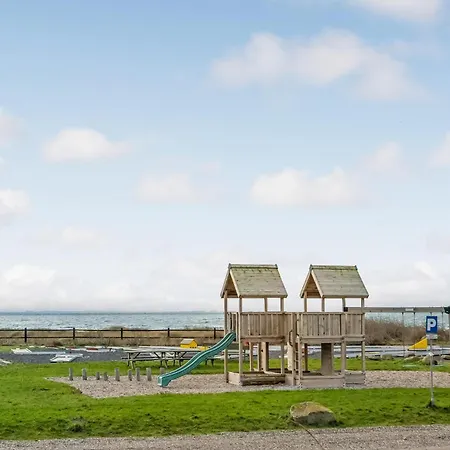 Kysthusene, Lejl 8 *